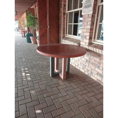 Round table